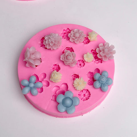 Smello's 12 Cavity Radiant Rose Fondant Silicone Fondant Mould (FB 130)