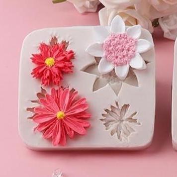 Smello's 4 Cavity Blooming Beauties Silicone Fondant Mould (FB 128)