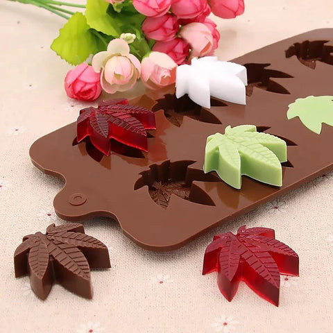 Smello's 8 Slot Marijuana Leaf Chocolate Silicone Moulds (CHM 147)