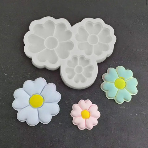 Smello's 3 Cavity Heart Petal Flower Silicone Fondant Mould (FB 136)